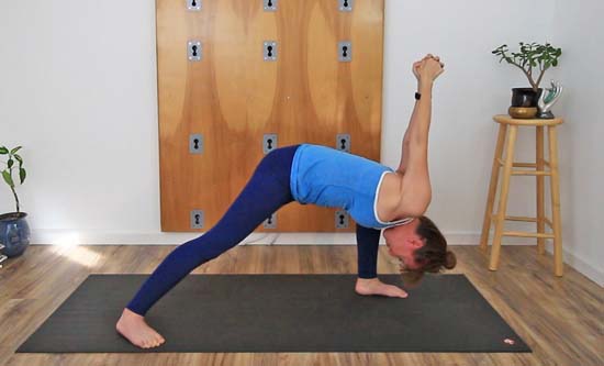 Does it make a difference what order you do yoga poses in or can you just  randomly do poses you know? - Quora
